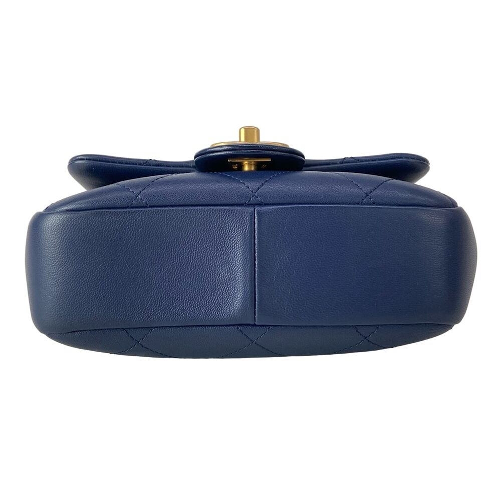 Chanel Mini Matelasse Shoulder Bag - Picture 5 of 16